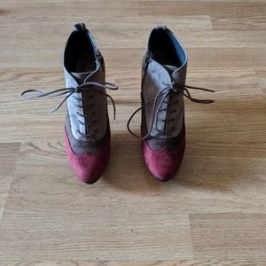 Gorgeous Via Uno Heels